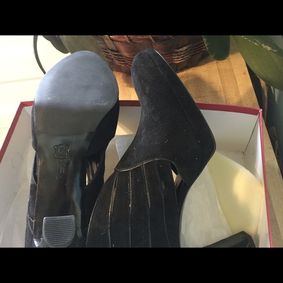 Vaneli NWT Black Suede Booties Size 10M - Picture 5 of 8